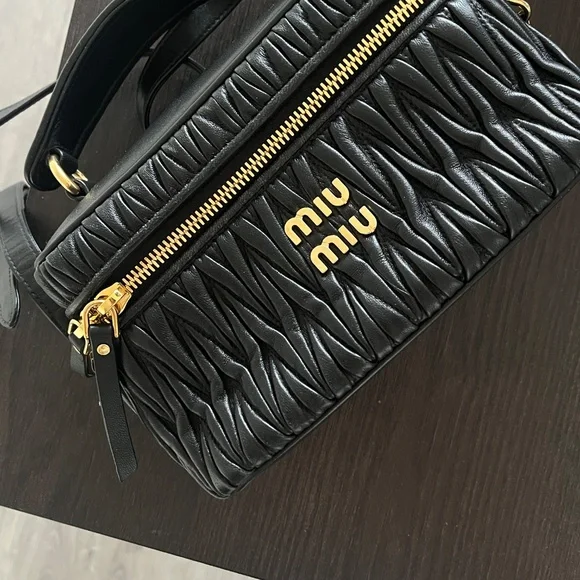 Miu Miu Matelassé Vanity Bag - Picture 5 of 9